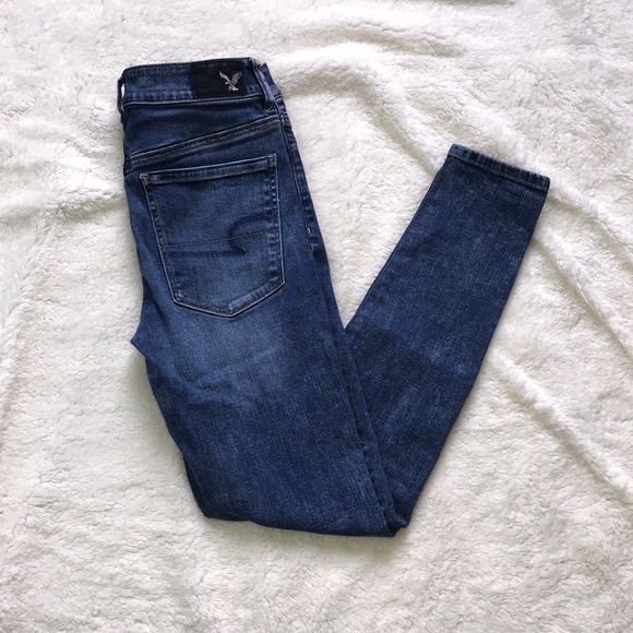 American Eagle Hi-Rise jeans and SOLD the crop top - Picture 3 of 6